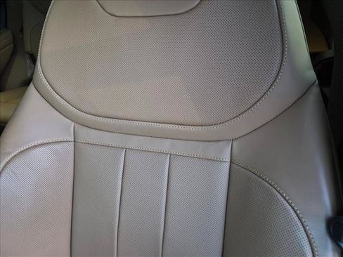 Used 2024 Land Rover Range Rover Sport SE AWD/4WD image 15