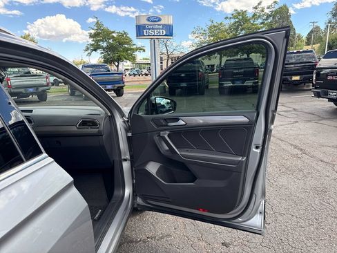 Used 2023 Volkswagen Tiguan SE AWD/4WD image 27