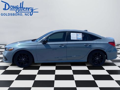 Used 2023 Honda Civic Sport image 2