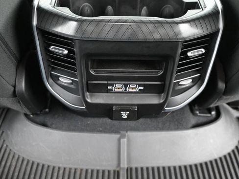 Used 2025 RAM 1500 Big Horn AWD/4WD image 36