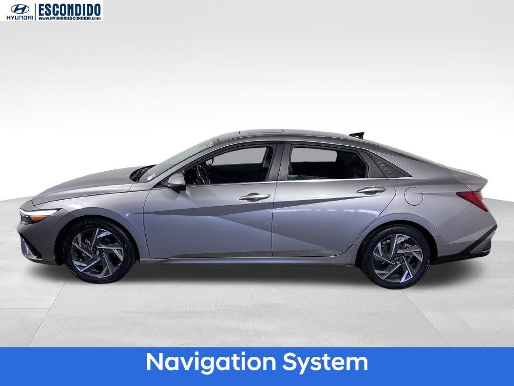 Certified 2025 Hyundai Elantra Limited FWD image 7