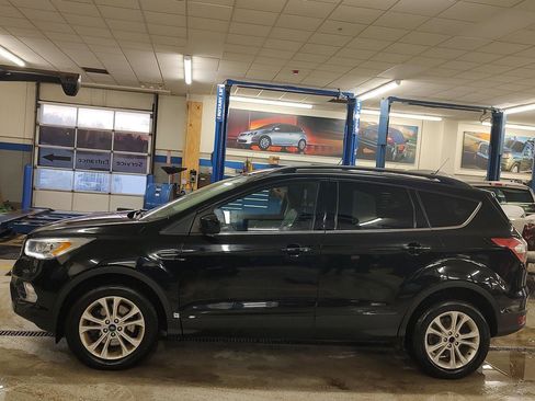 Used 2018 Ford Escape SEL w/ Canadian Touring Package image 25