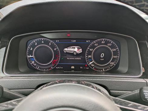 Used 2018 Volkswagen Golf 4-Door image 12