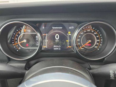 Used 2022 Jeep Wrangler Unlimited Sahara AWD/4WD image 7