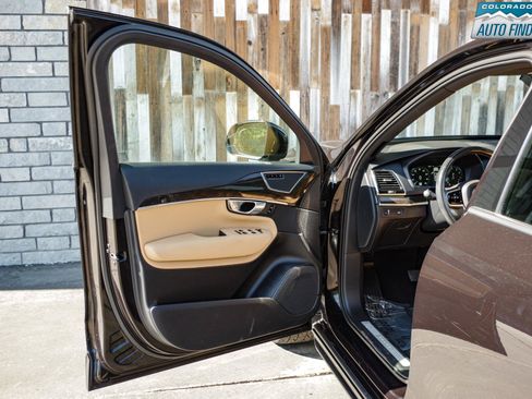 Used 2018 Volvo XC90 T6 Momentum w/ Convenience Package AWD/4WD image 10