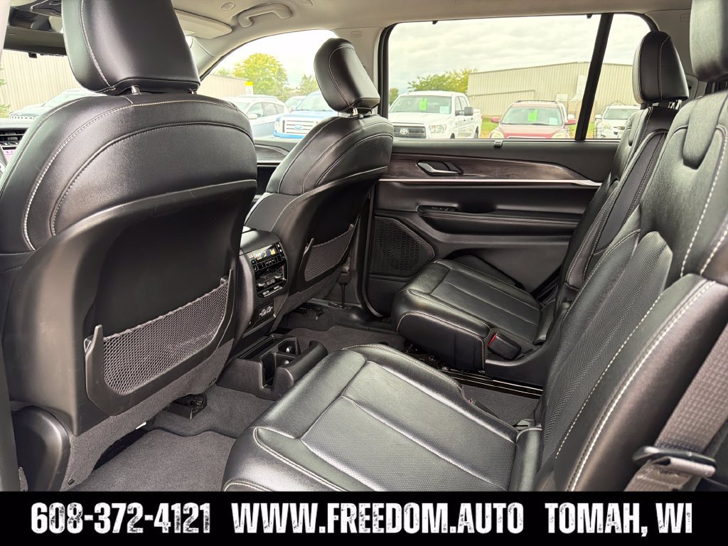 Used 2023 Jeep Grand Cherokee L Limited w/ Luxury Tech Group II AWD/4WD image 25