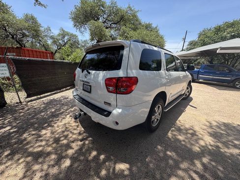 Used 2008 Toyota Sequoia SR5 w/ Leather Seat Pkg AWD/4WD image 6