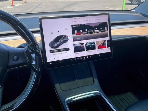 Used 2023 Tesla Model 3 Standard Range RWD image 9
