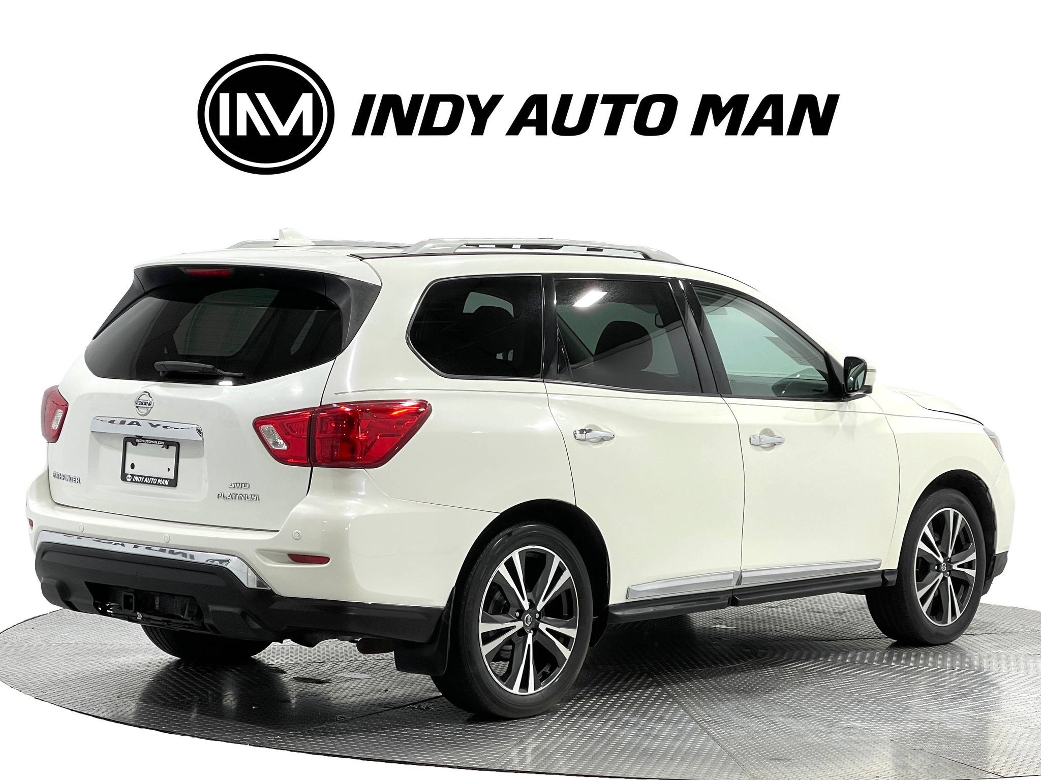 Used 2019 Nissan Pathfinder Platinum w/ Cargo Package AWD/4WD image 4