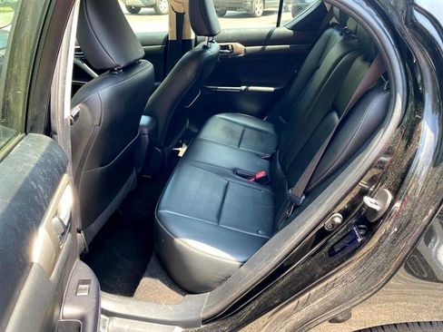 Used 2014 Lexus CT 200h image 9