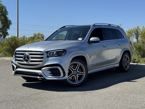 New 2025 Mercedes-Benz GLS 450 4MATIC image 2