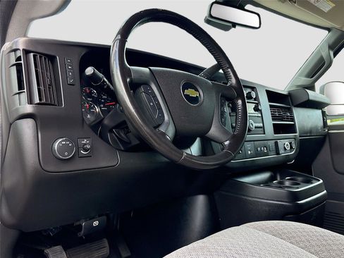 Used 2020 Chevrolet Express 3500 LT w/ LT Preferred Equipment Group RWD image 9