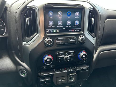 Used 2022 Chevrolet Silverado 2500 LT w/ Convenience Package AWD/4WD image 11