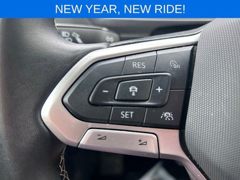 Used 2024 Volkswagen Tiguan SE image 35