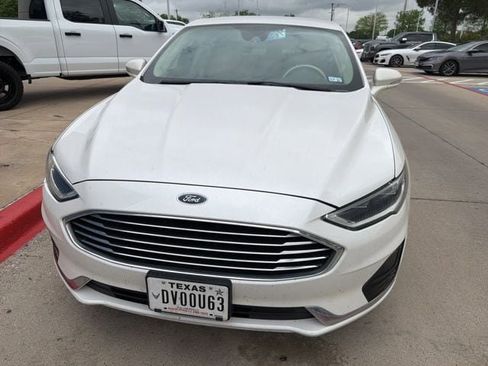 Used 2019 Ford Fusion SEL image 2
