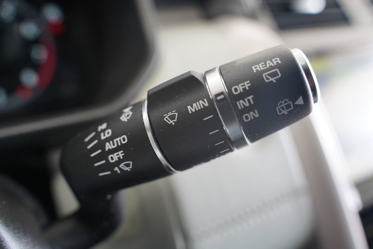 Used 2020 Land Rover Discovery HSE Luxury AWD/4WD image 16