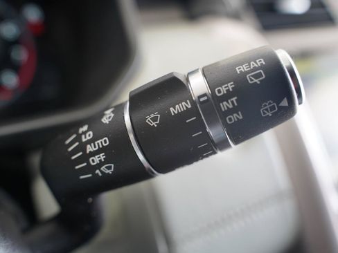 Used 2020 Land Rover Discovery HSE Luxury AWD/4WD image 16