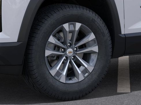 New 2026 Chevrolet Equinox LT w/ LPO, Floor Liner Package FWD image 9