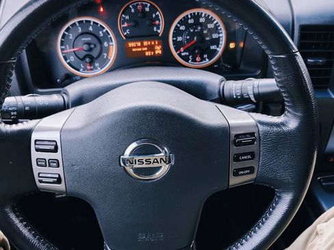 Used 2010 Nissan Titan XE image 21