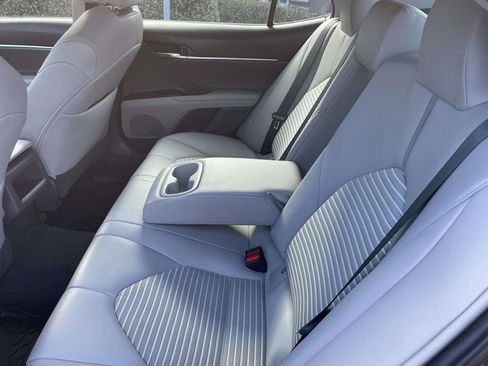 Used 2019 Toyota Camry SE image 21