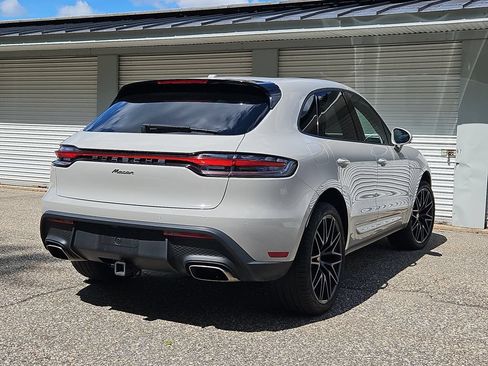 Certified 2024 Porsche Macan AWD/4WD image 7