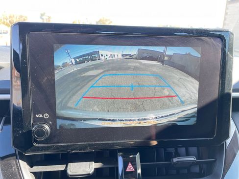 Used 2025 Toyota Corolla LE image 17