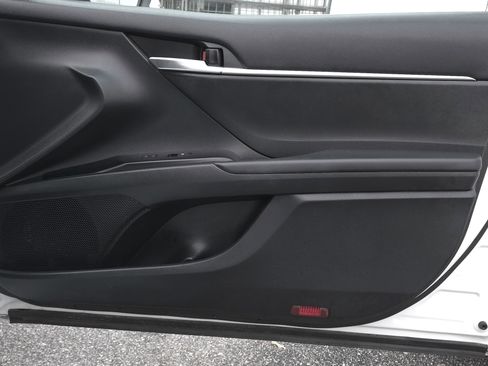 Used 2020 Toyota Camry SE image 31