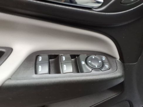 Used 2019 Chevrolet Equinox LT image 12