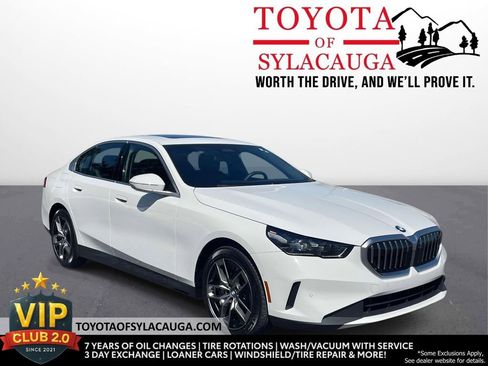 Used 2026 BMW 530i RWD image 1