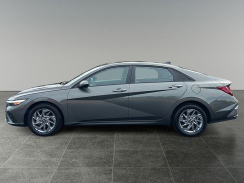 Certified 2024 Hyundai Elantra SEL image 4