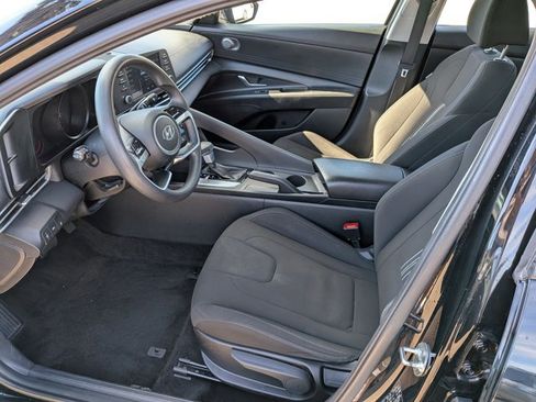 Used 2021 Hyundai Elantra SEL image 16