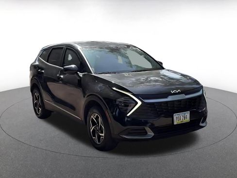 Used 2025 Kia Sportage LX AWD/4WD image 3