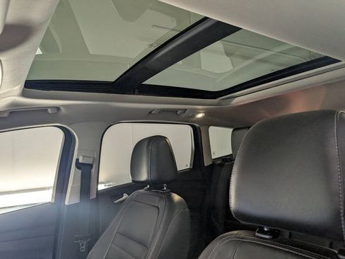 Used 2017 Ford Escape Titanium w/ Canadian Touring Package AWD/4WD image 12