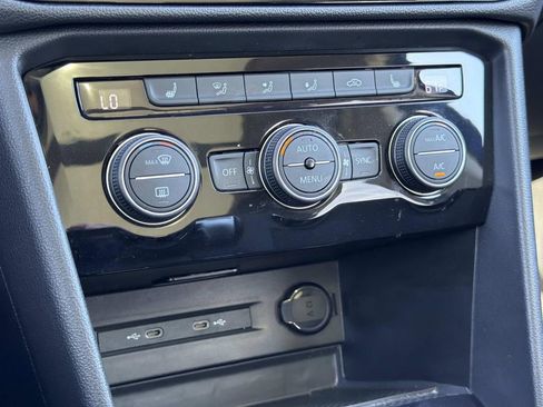 Used 2024 Volkswagen Taos SE w/ Panoramic Sunroof Package image 23