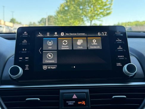 Used 2018 Honda Accord Sport image 31