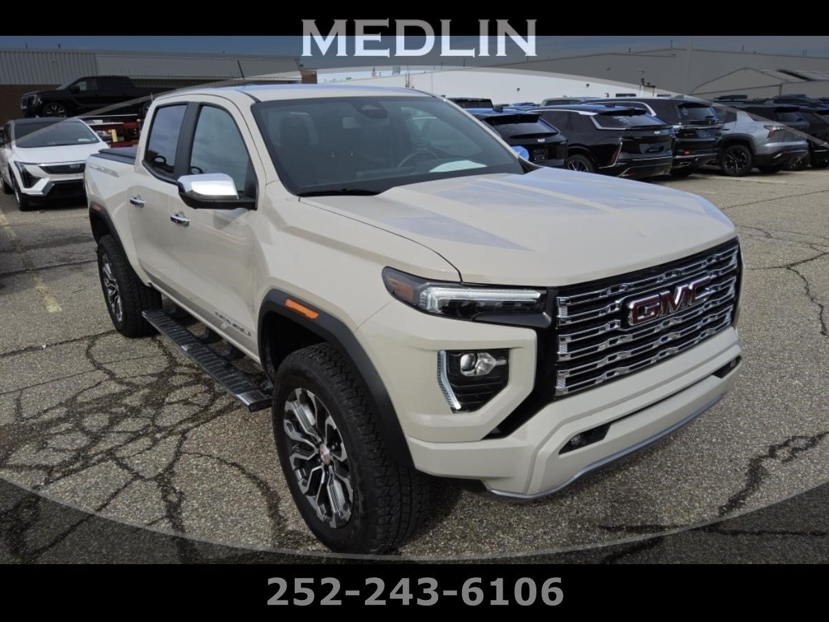 Used 2026 GMC Canyon Denali AWD/4WD image 1