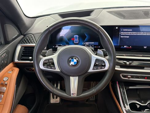 Used 2023 BMW X7 xDrive40i w/ M Sport Package AWD/4WD image 11