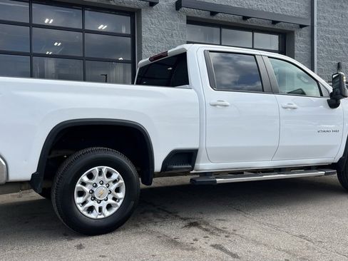 Used 2023 Chevrolet Silverado 2500 LT w/ Convenience Package image 9