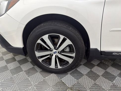 Used 2019 Subaru Outback 2.5i Limited w/ Popular Package #2 AWD/4WD image 13