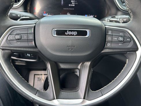 Used 2025 Jeep Grand Cherokee L Altitude AWD/4WD image 20