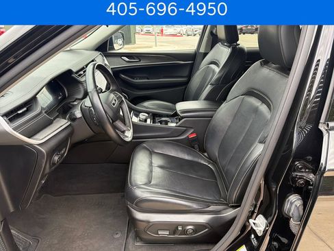 Used 2022 Jeep Grand Cherokee L Limited RWD image 11