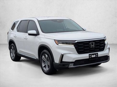 Used 2023 Honda Pilot EX-L image 3