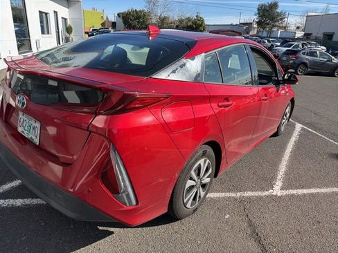 Used 2017 Toyota Prius Prime Advanced image 12