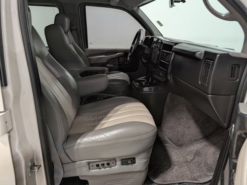 Used 2014 Chevrolet Express 1500 AWD image 22