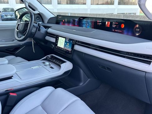 New 2026 Lincoln Navigator Reserve AWD/4WD image 13