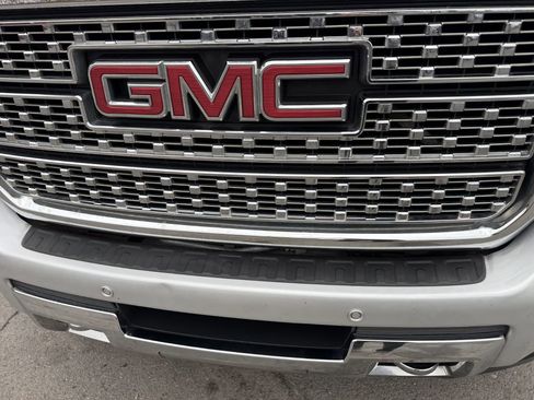 Used 2019 GMC Sierra 2500 Denali w/ Duramax Plus Package image 17