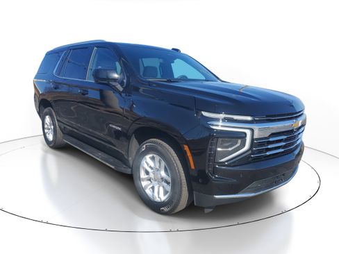 Used 2025 Chevrolet Tahoe LT image 2