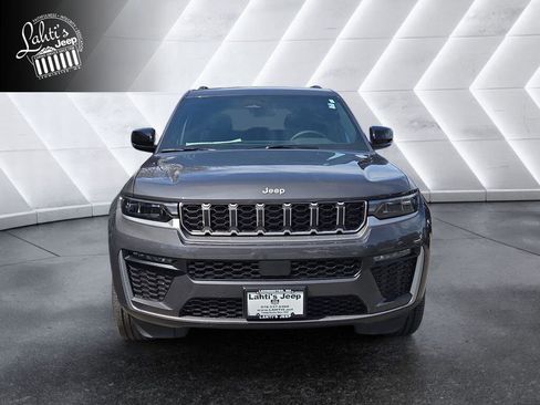 New 2026 Jeep Grand Cherokee Limited AWD/4WD image 2