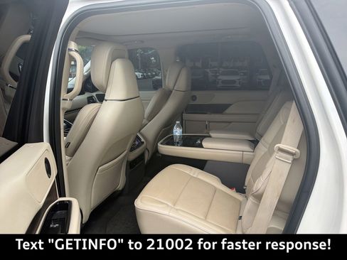 Used 2018 Lincoln Navigator Reserve w/ Technology Package AWD/4WD image 13