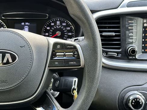 Used 2019 Kia Sorento AWD image 9